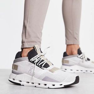On Cloudnova White/Sand